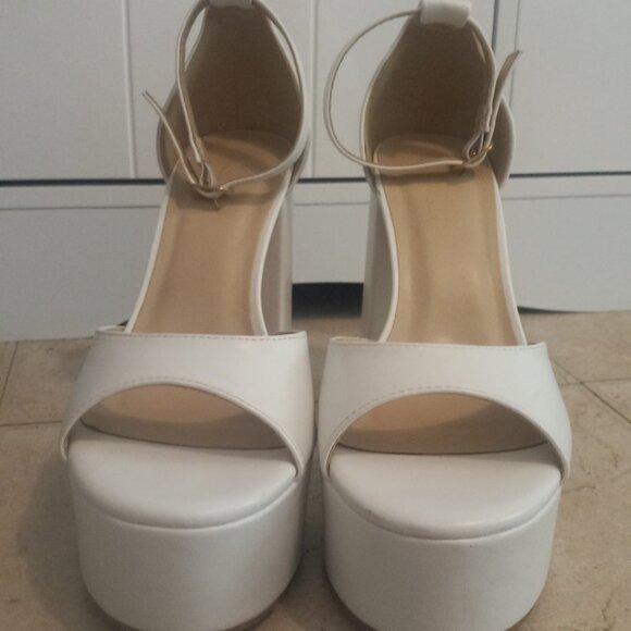 White platform chunky heels - Picture 3 of 5